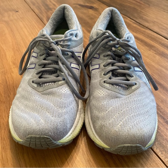 ASICS Gel-Nimbus 22 Running Shoes EUC - Picture 7 of 10